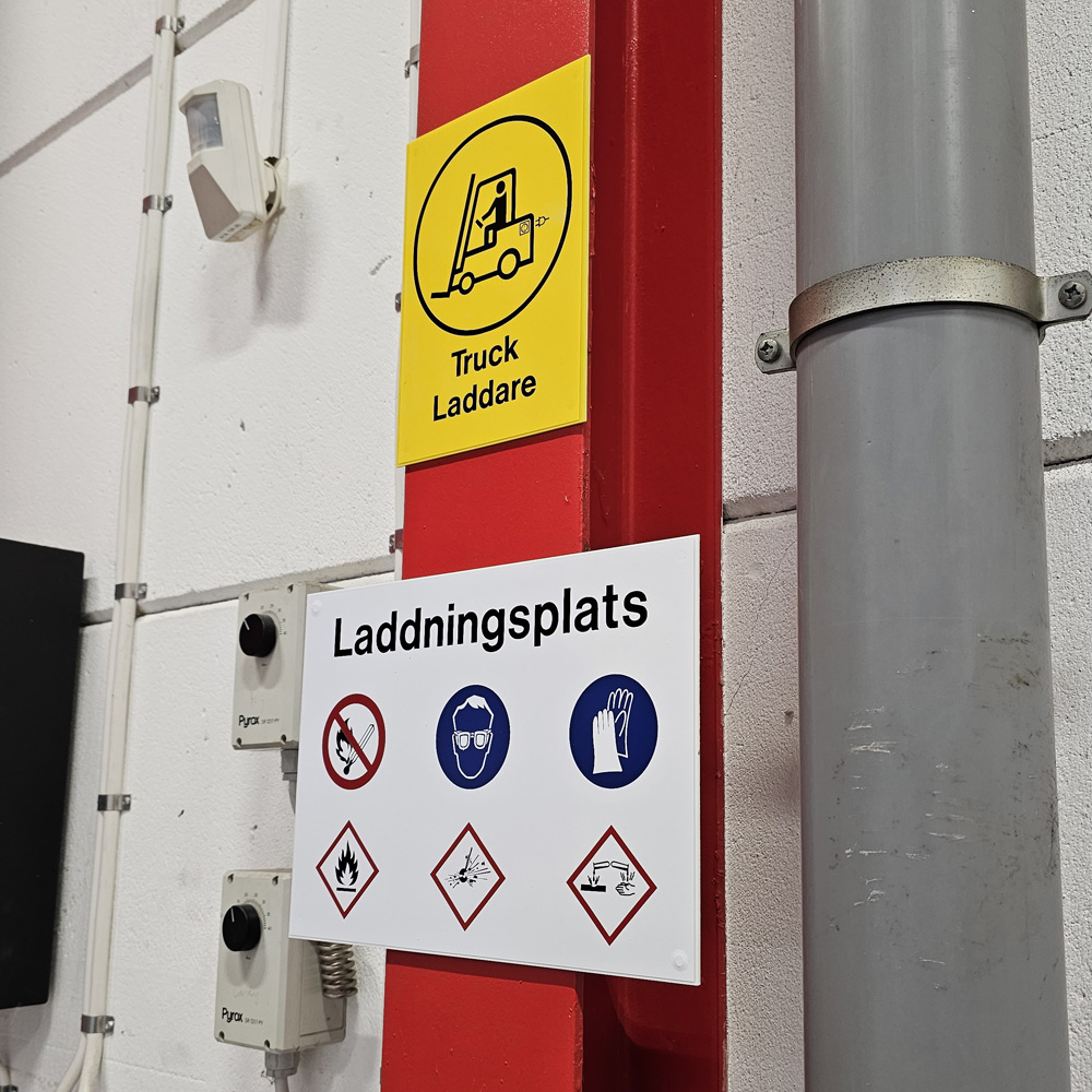 Magnetiske Løsninger, Gulvmerking og Varselskilt